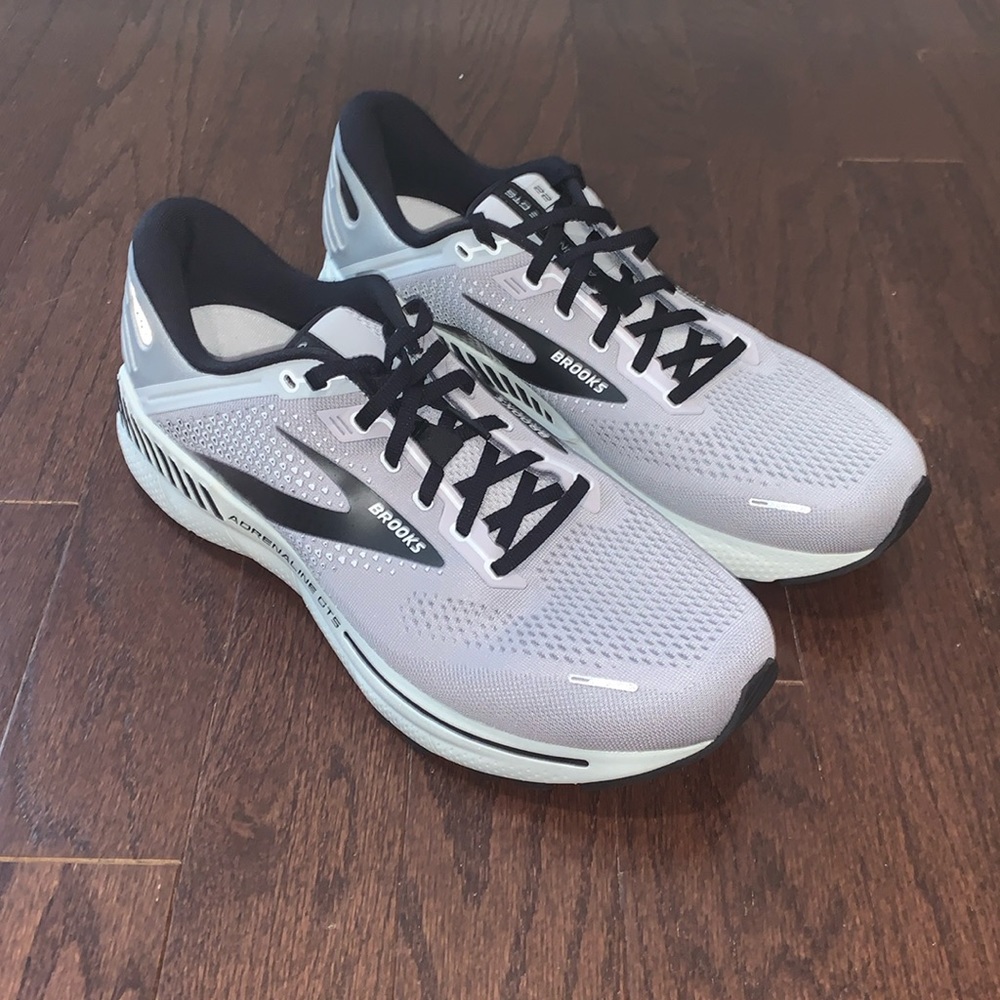 Brooks Adrenaline 22 - NEW